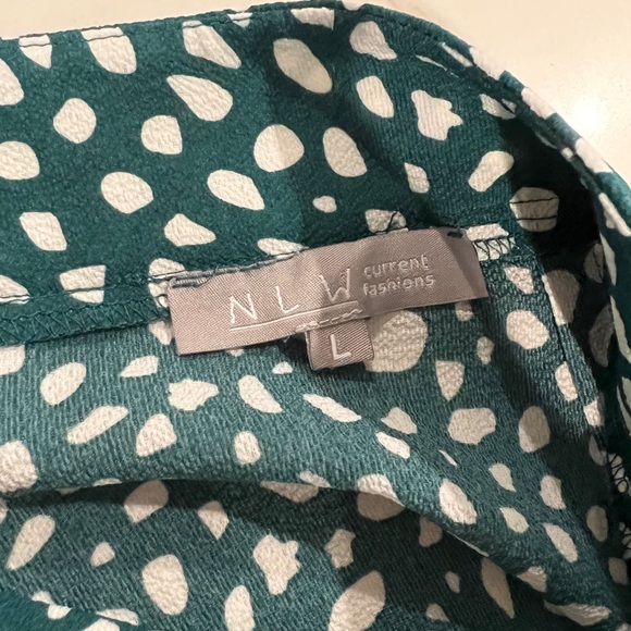 Green & White High Low Button Wrap Skirt ☘️ - Picture 12 of 14